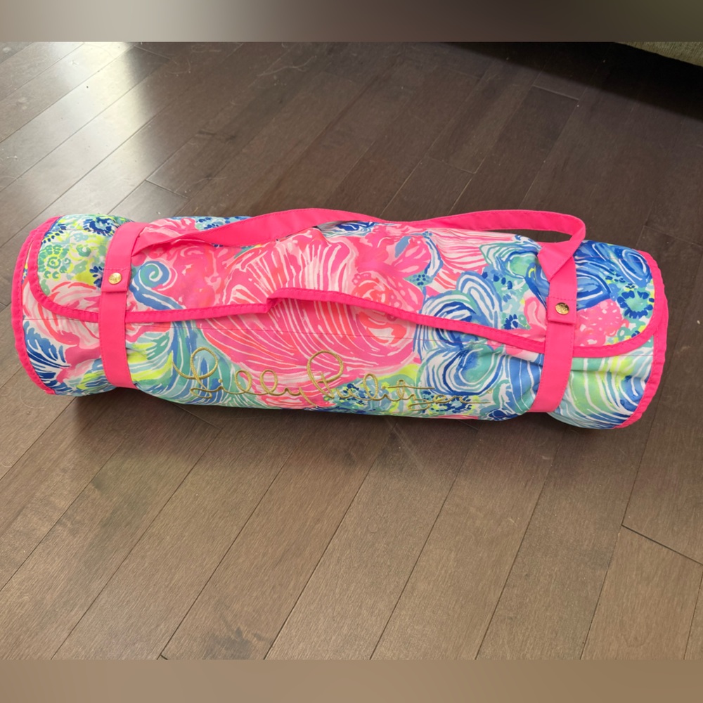 Lilly Pulitzer Pink and Blue Beach Mat Roll